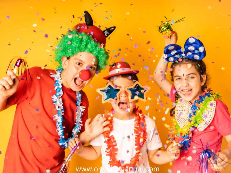 3-People-having-fun-with-decorations-on-an-orange-background-15-Crazy-And-Fun-New-Years-Eve-Party-Ideas