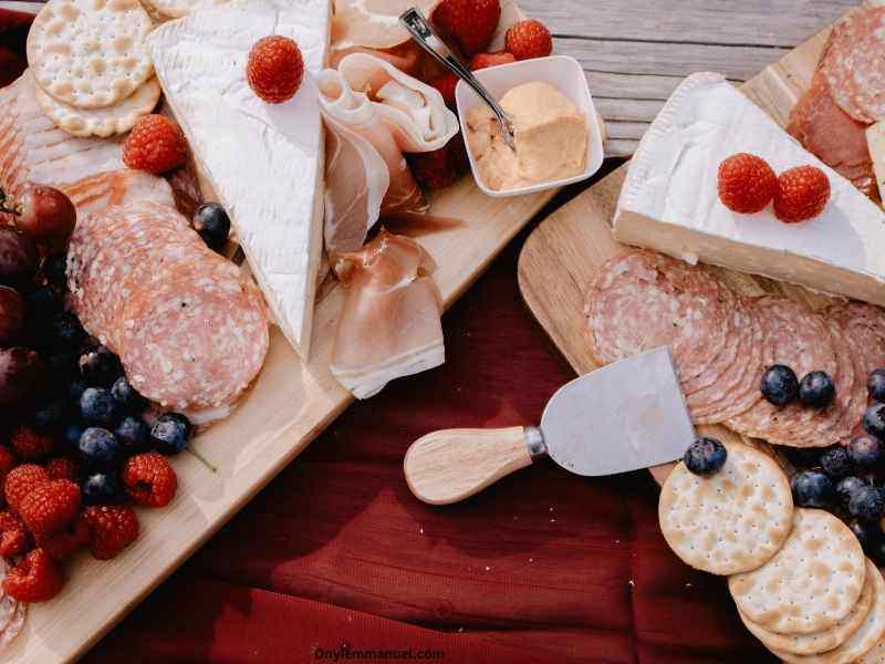 Valentines-Day-Charcuterie-Boards