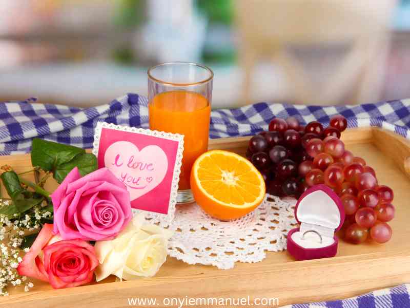 A-mini-food-tray-as-25-Romantic-Valentines-Day-Breakfast-In-Bed-Ideas-To-Spoil-Your-Sweetheart.