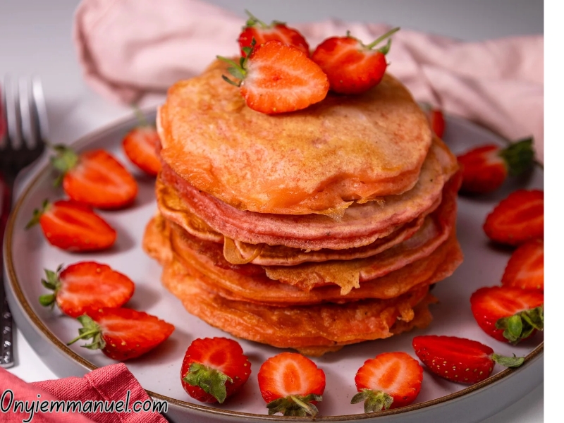 Fluffy Strawberry Pancakes