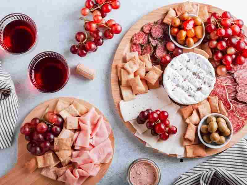 Girls-night-charcuterie-board-ideas